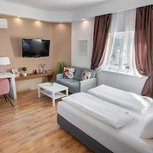  דירה Premium Studio Szervita Square